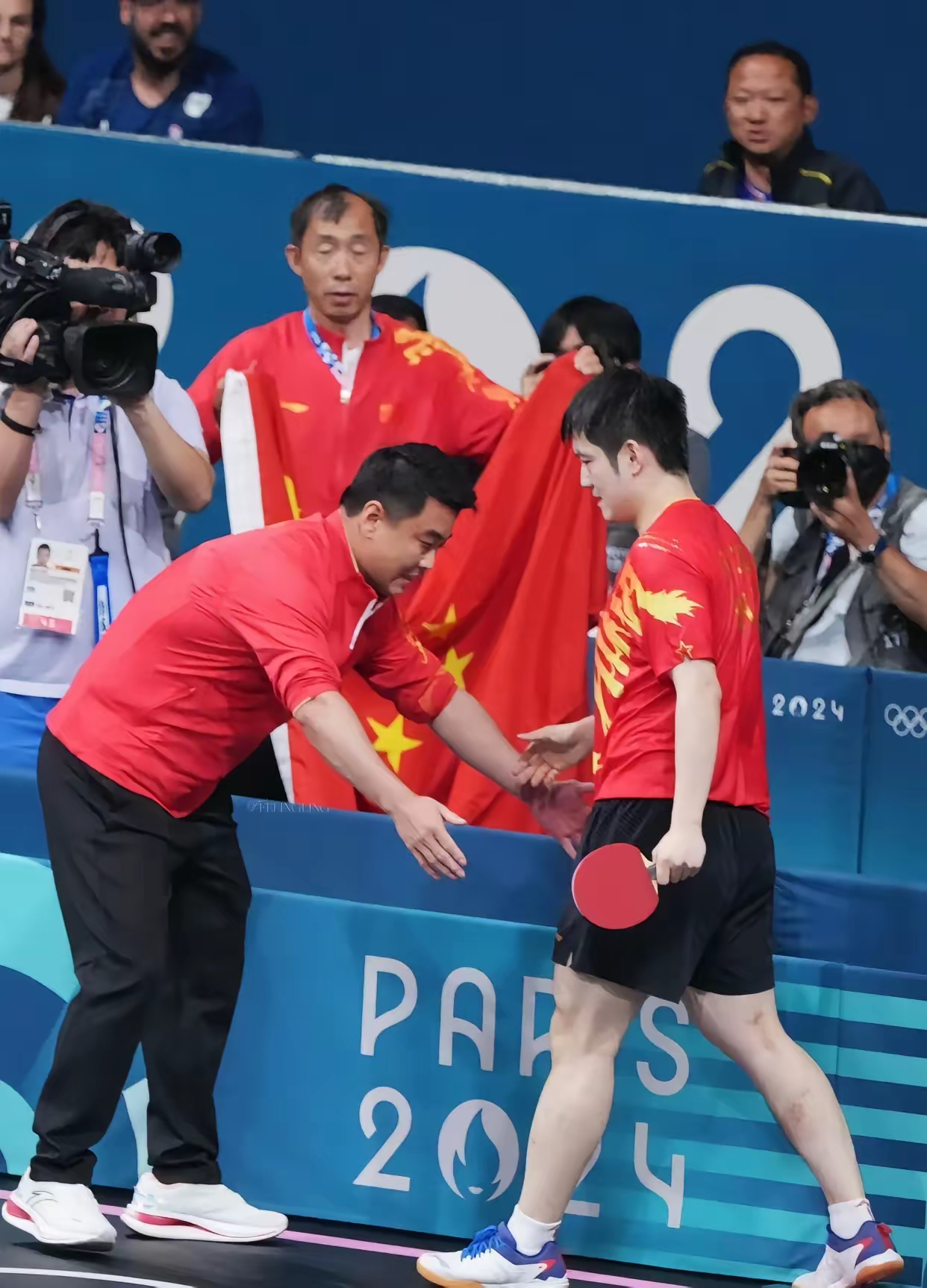 法国队鏖战瑞典队，王皓惊艳四座