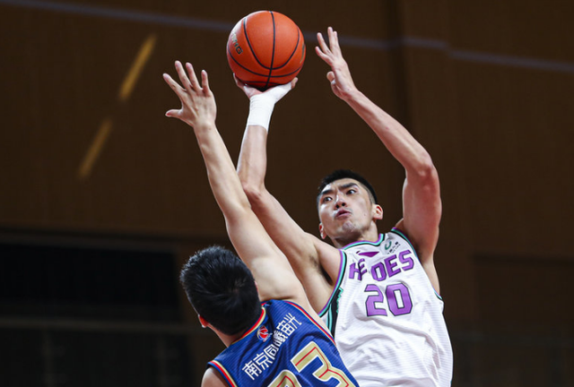 四川队鏖战马刺，陶汉林惊艳四座