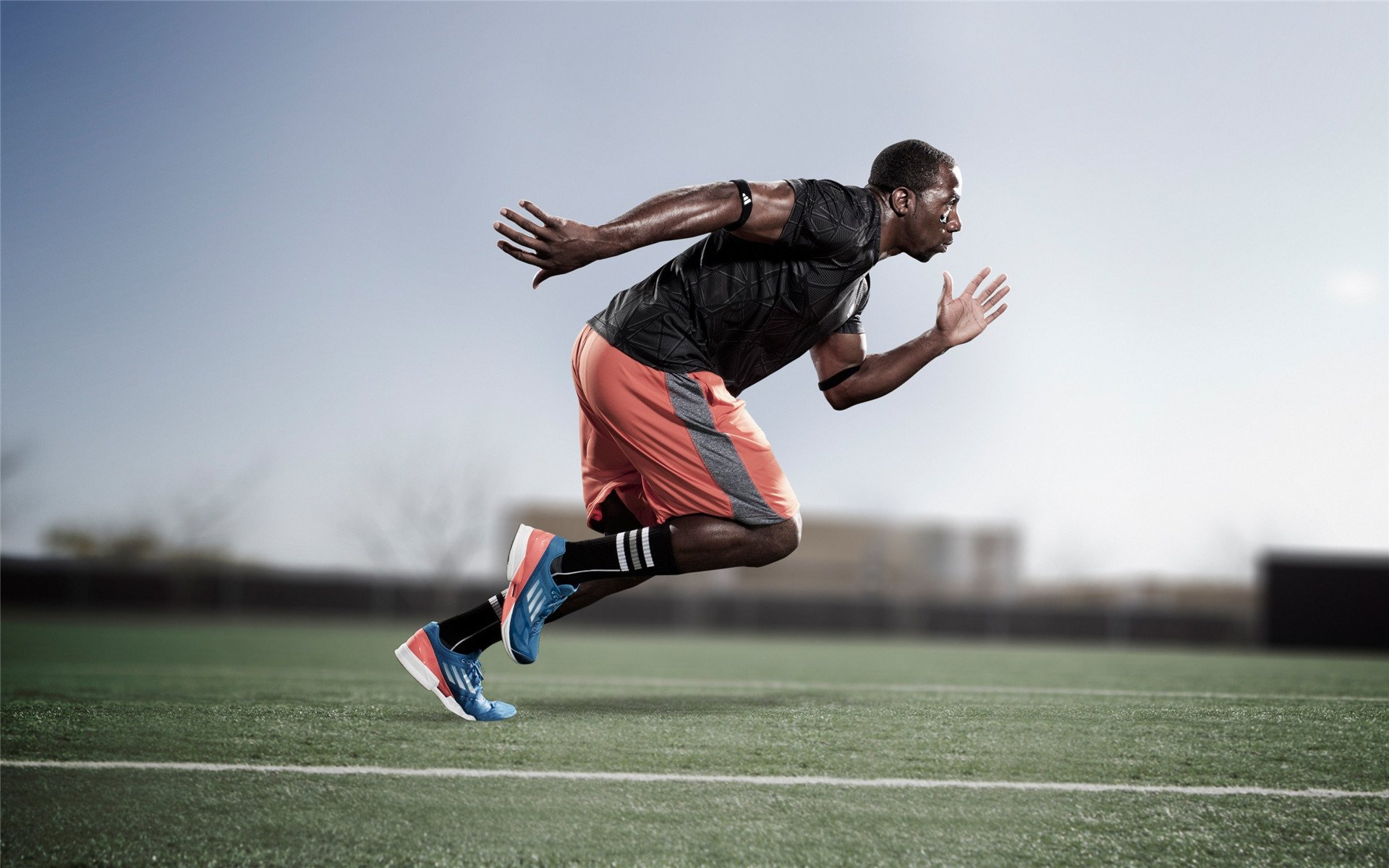 爱游戏官方入口-2026世界杯之夜，伦纳德在焦点战证明自己