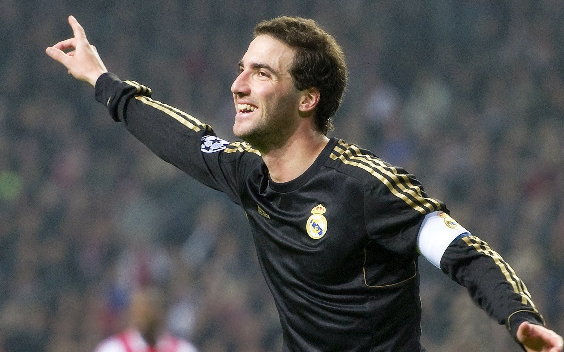 绝境中的德意志意志，特奥一剑封喉，拜仁最后时刻逆转委内瑞拉